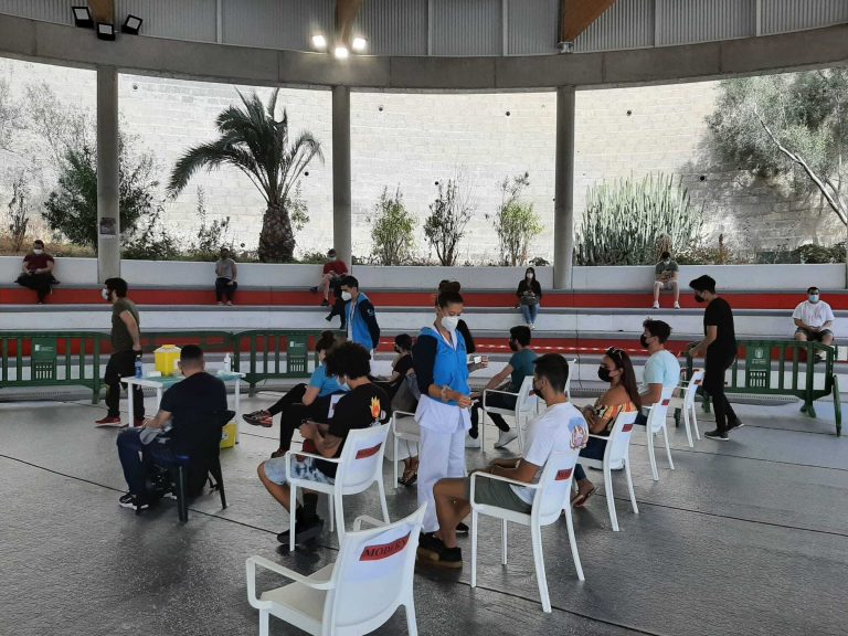 Canarias espera tener este verano el 70% de la población inmunizada
