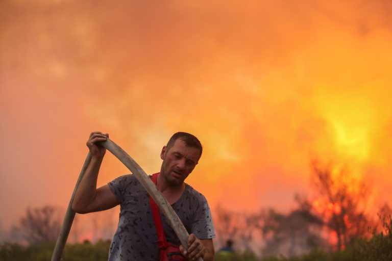 Los incendios asolan el Mediterráneo oriental en plena ola de calor