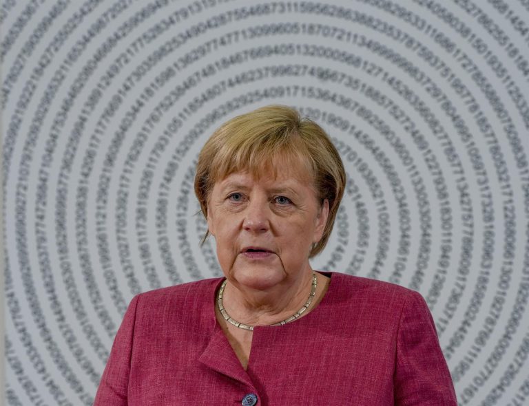 Merkel subraya que las operaciones de evacuación en Afganistán son «muy complicadas»