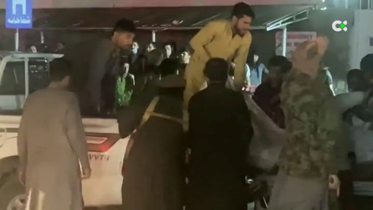 Más de 60 muertos tras el doble atentado en Kabul