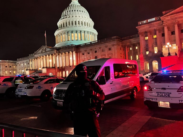 La Policía de EEUU investiga un vehículo supuestamente cargado de explosivos cerca del Capitolio