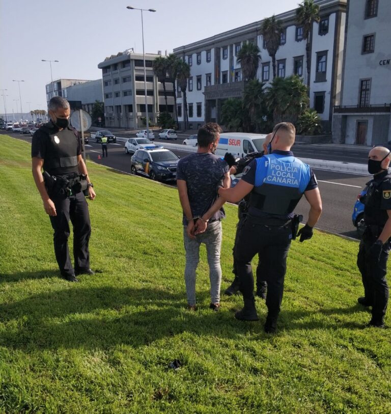 La Policía Local localiza al autor de un robo con violencia en Vegueta