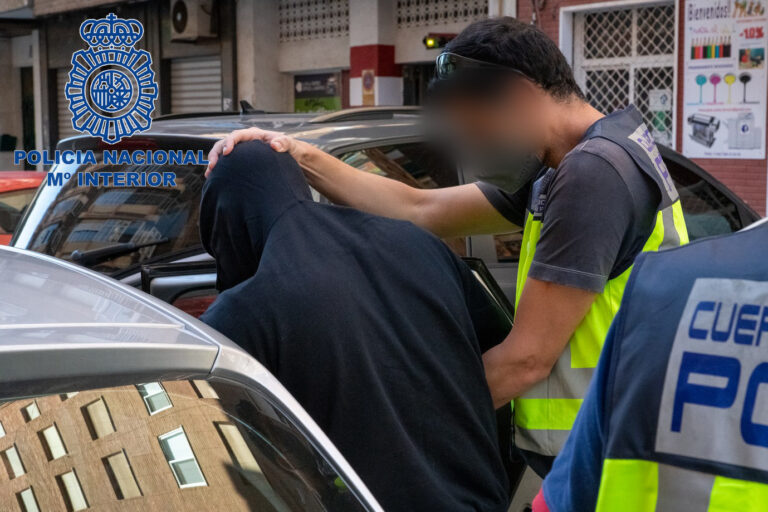Detenido joven neonazi por el ataque a sede de Podemos en Cartagena