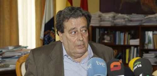 Fallece el expresidente del Cabildo de Lanzarote Enrique Pérez Parrilla