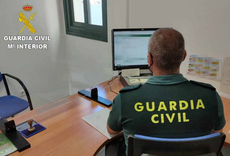 Detienen al cuidador de una persona mayor por hacer uso de sus datos bancarios