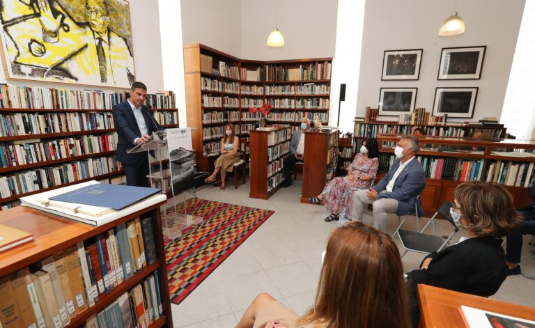 Pedro Sánchez reivindica a Saramago para honrarlo «en un tiempo de esperanza»