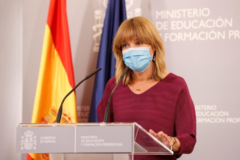 Los centros educativos no relajarán las medidas contra la COVID-19 a pesar de las vacunas