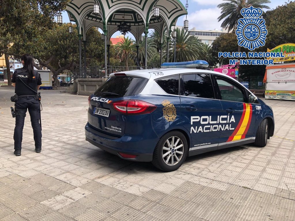 Salvan la vida de un bebe de 2 años inconsciente (Archivo) Agentes de la Policía Nacional.