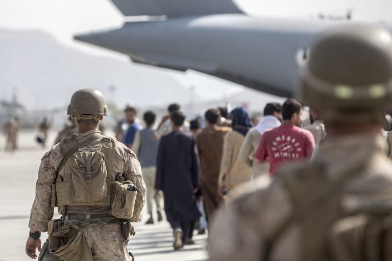 Los talibanes insisten en que «la ocupación tiene que acabar» y tildan de «violación» una posible extensión del plazo del 31 de agosto