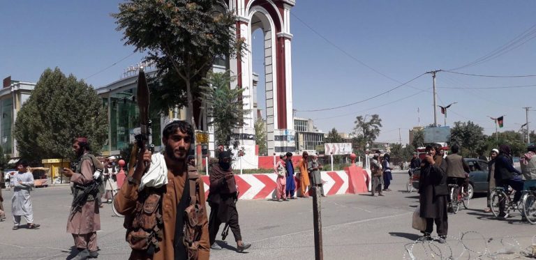 Los talibanes toman Herat, una de las ciudades más pobladas de Afganistán