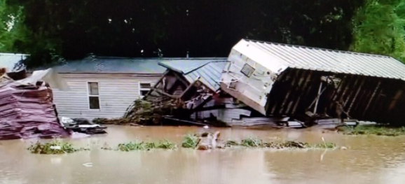 Al menos 21 muertos y 45 personas desaparecidas por una inundación en Tennesse en Estados Unidos
