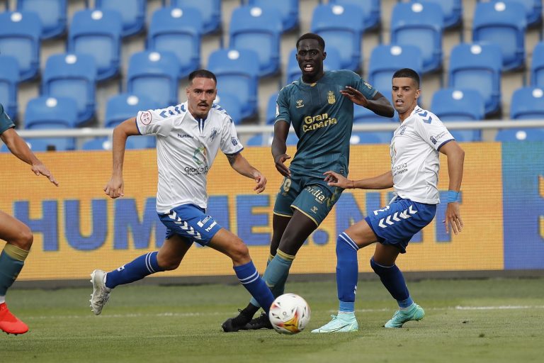 La UD Las Palmas cierra la pretemporada con 3-0 ante la UD Tamaraceite