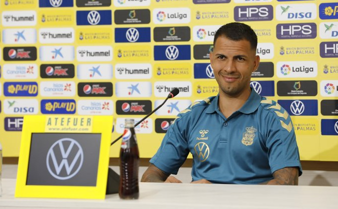 Jonathan Viera: «Llego incluso más ilusionado y asumo la responsabilidad»