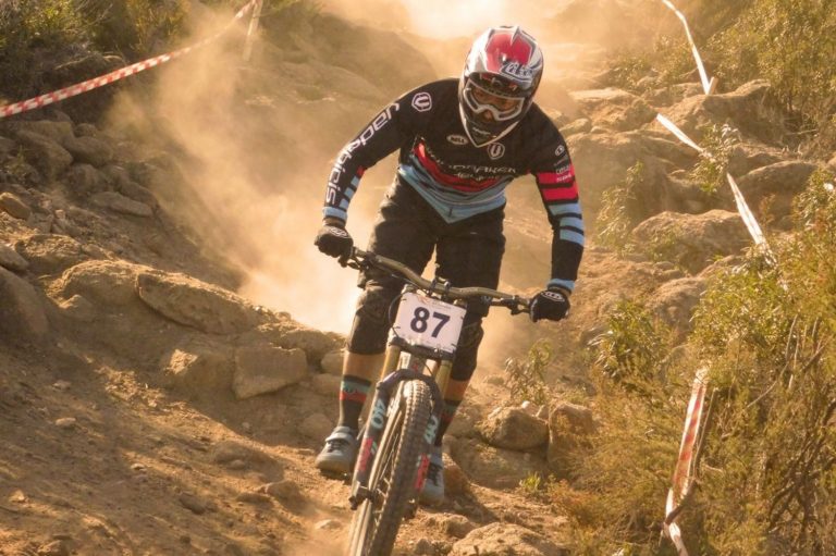 El tinerfeño Édgar Carballo gana el descenso de Mountain Bike del festival O Marisquiño
