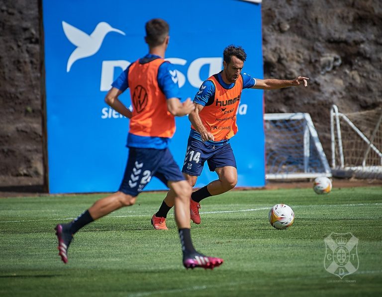 El CD Tenerife lleva desde 1997 sin ganar sus dos primeros partidos de visitante