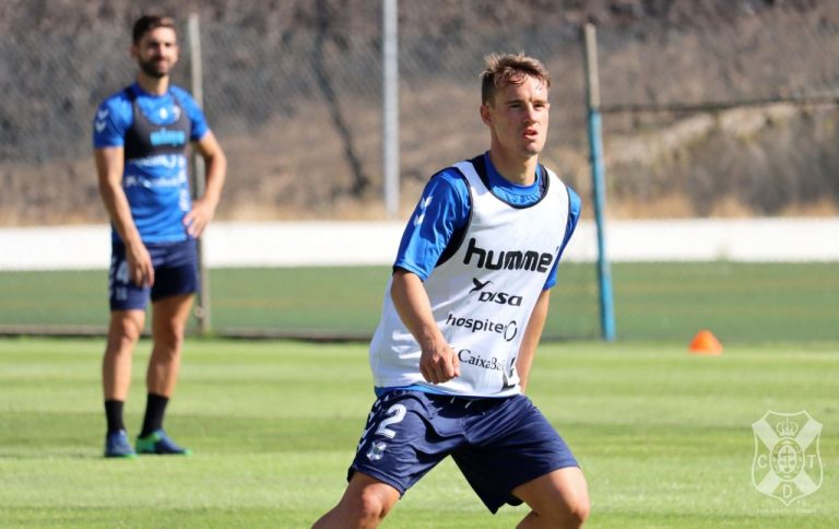 Gallego y Larrea entran en la convocatoria para el partido frente al Oviedo