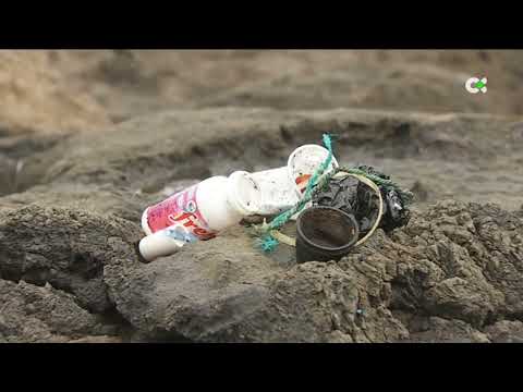 Muebles con los residuos del mar