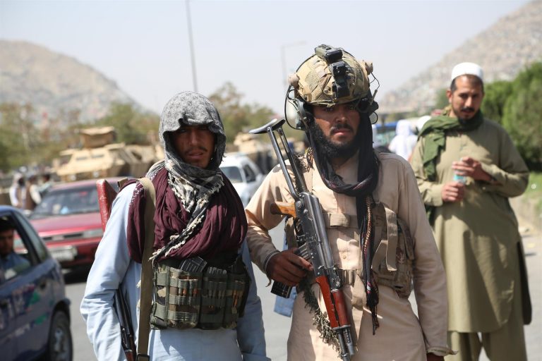 Los talibanes suspenden la educación mixta superior en las instituciones educativas de Herat