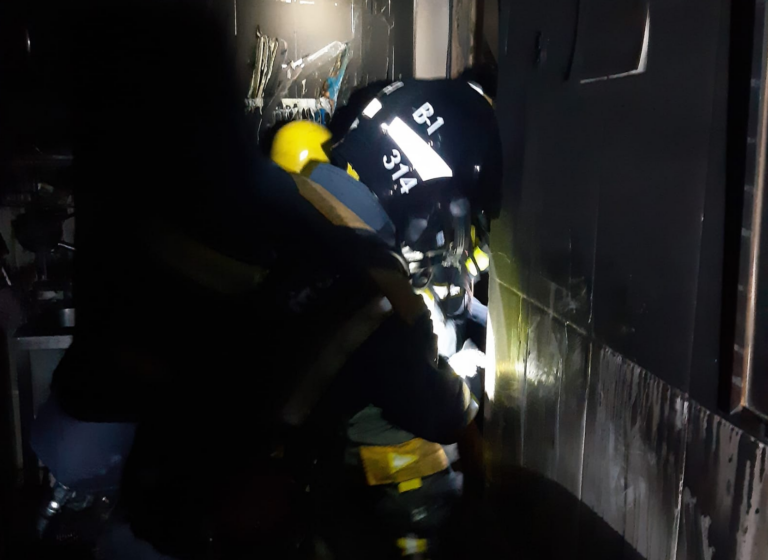 El incendio en un restaurante obliga a evacuar todo un edificio