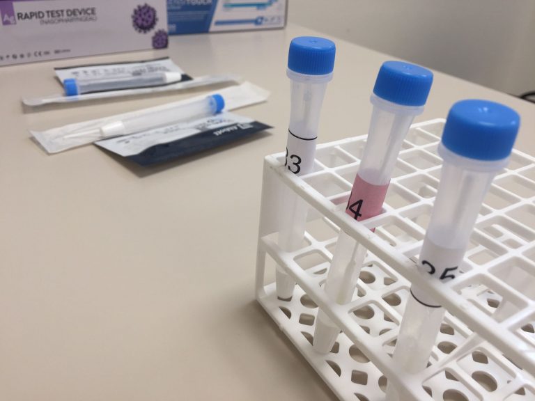 El covid deja 81 nuevos brotes en la última semana en Canarias, 50 menos que en la anterior