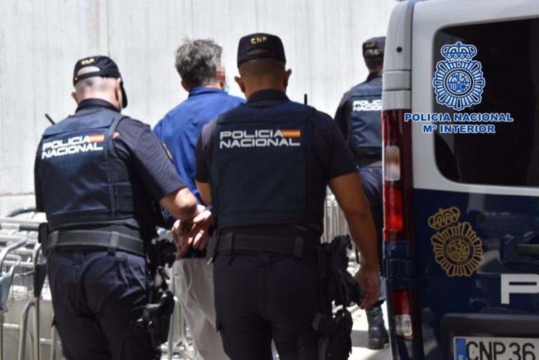 Prisión sin fianza para el hombre que presuntamente secuestró a sus hijos de 10 y 11 años en Alemania