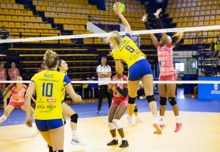 El CV Gran Canaria Urbaser arranca con derrota en casa (1-3)