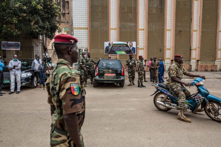 Los militares golpistas ordenan la liberación de todos los «detenidos políticos» en Guinea