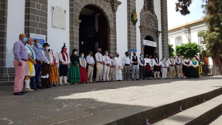 Gran Canaria realiza una ofrenda simbólica a la Virgen del Pino