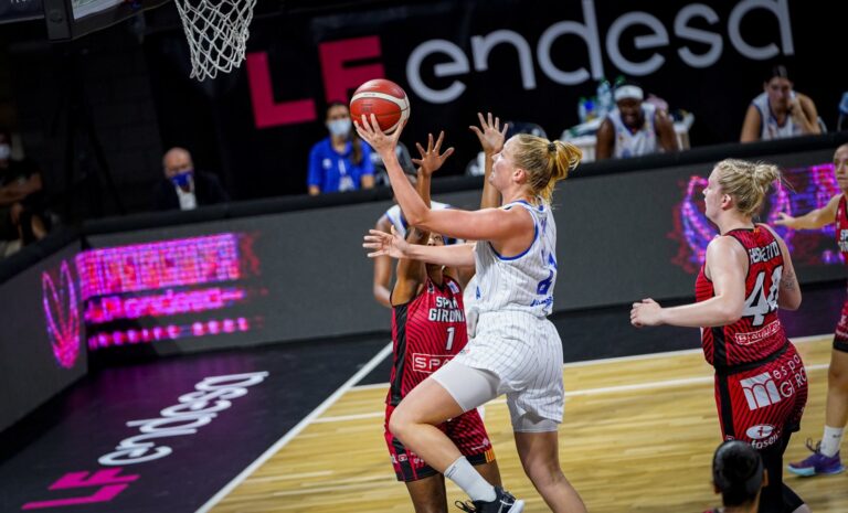 El Perfumerías Avenida, primer finalista al ganar al Spar Girona (61-63)