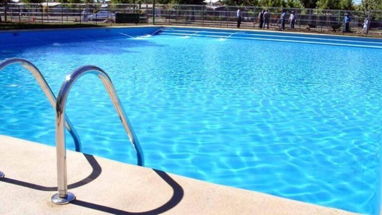 Herido un niño de 10 años al caer desde un balcón a la zona de las piscinas de un hotel de Tenerife