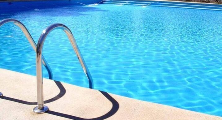 Un hombre en estado crítico tras sufrir un ahogamiento en una piscina de Tenerife