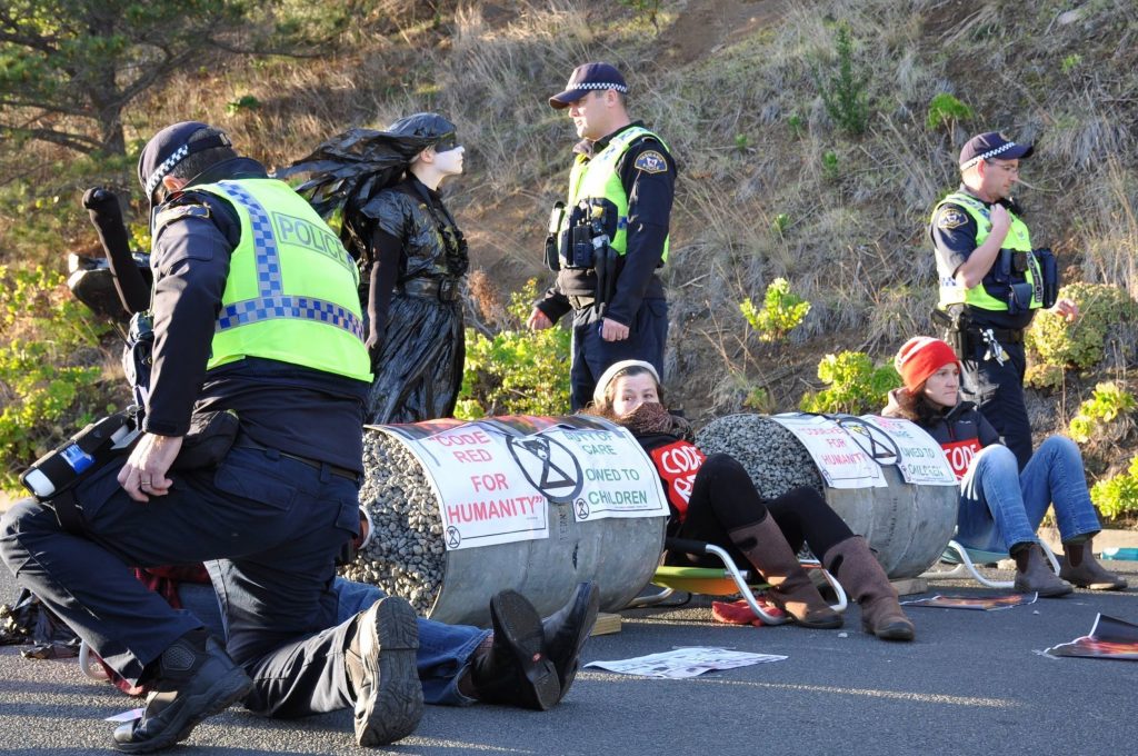 La Policía de Australia detiene a más de 200 personas en las protestas contra el confinamiento
