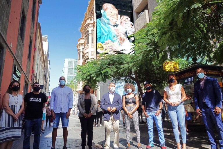 Santa Cruz rinde homenaje al trompetista Nilo Caparrosa con un mural