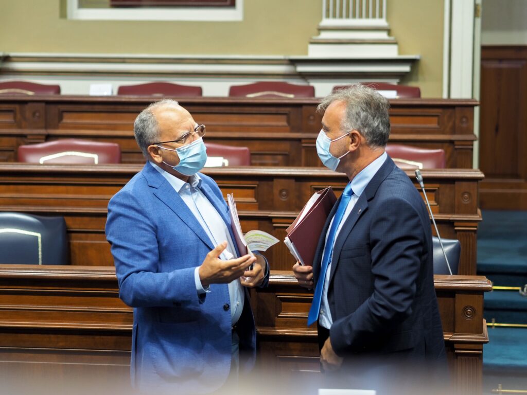 Torres cree que sería bueno que Curbelo vuelva al PSOE
