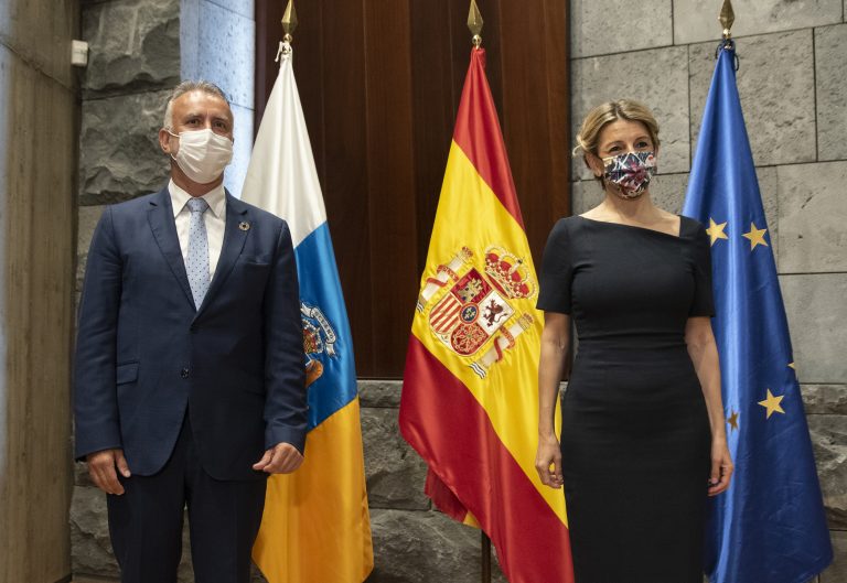 Yolanda Díaz avanza un plan de empleo adicional para Canarias tras la COVID-19 y el volcán