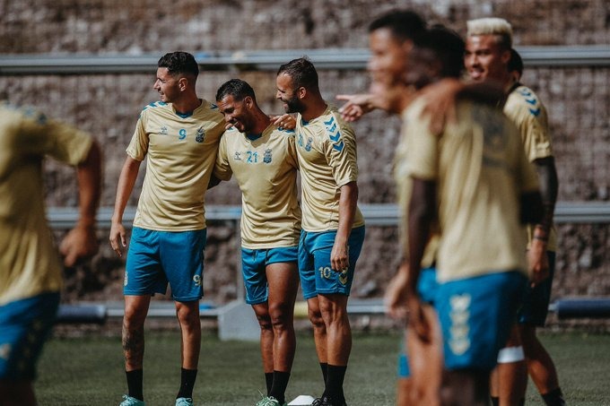 La UD Las Palmas recibe al Ibiza reabriendo la grada