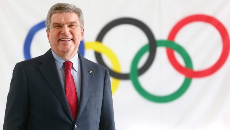 El COI extenderá su programa de vacunación a los participantes en Pekín 2022