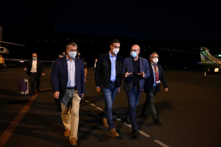 Pedro Sánchez se incorpora en La Palma al seguimiento de la erupción