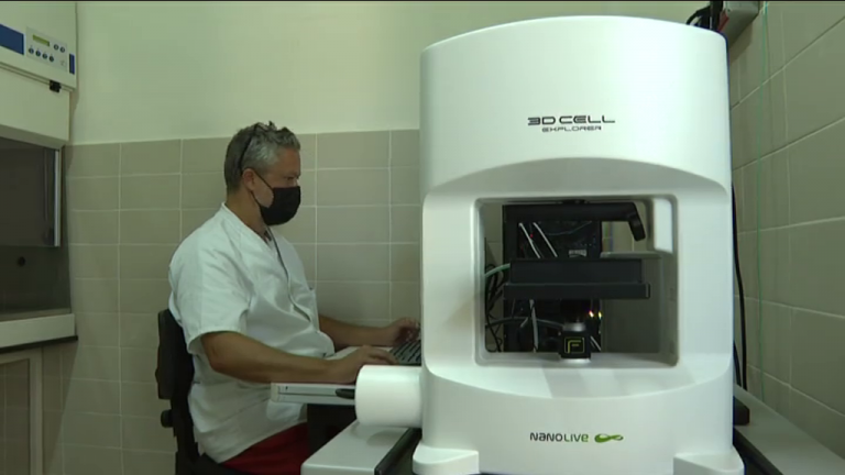 La ULL adquiere un microscopio capaz de monitorizar la vida celular, fundamental para la investigación contra el cáncer