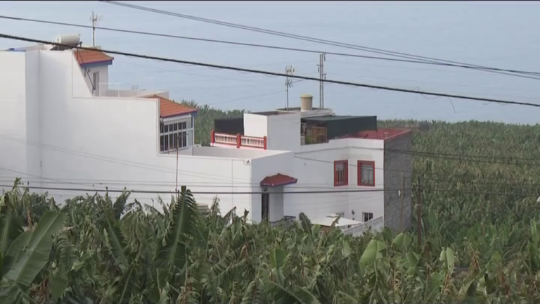 Las primeras viviendas para realojar a los afectados por el volcán estarán listas en octubre