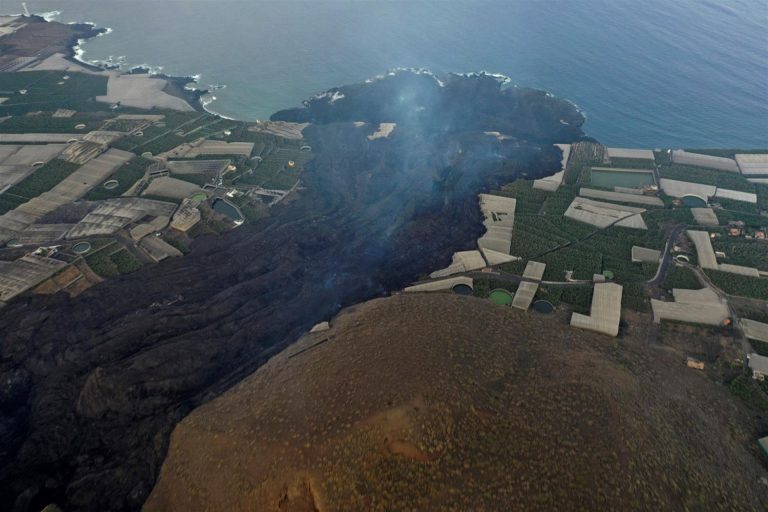 Capitanía permite navegar por los deltas lávicos en La Palma