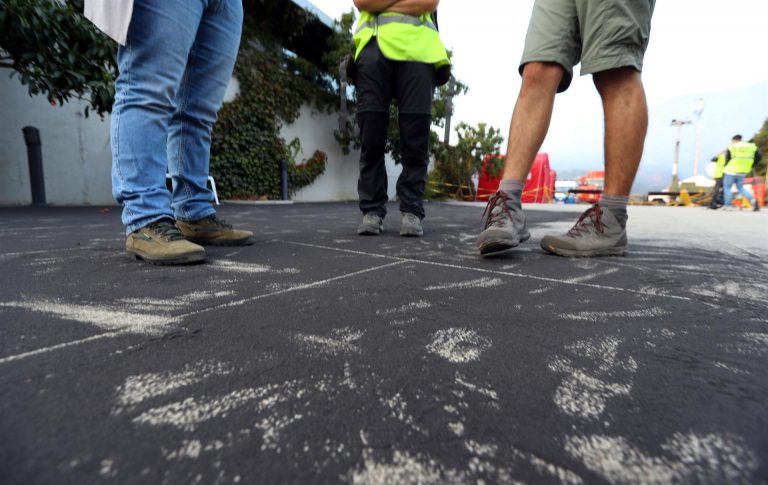 Los alumnos de los centros afectados por el volcán no podrán regresar a clase esta semana