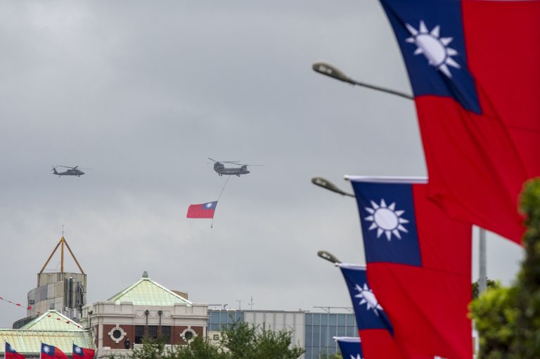 Biden afirma acordar con Xi cumplir con el acuerdo de Estados Unidos con Taiwán