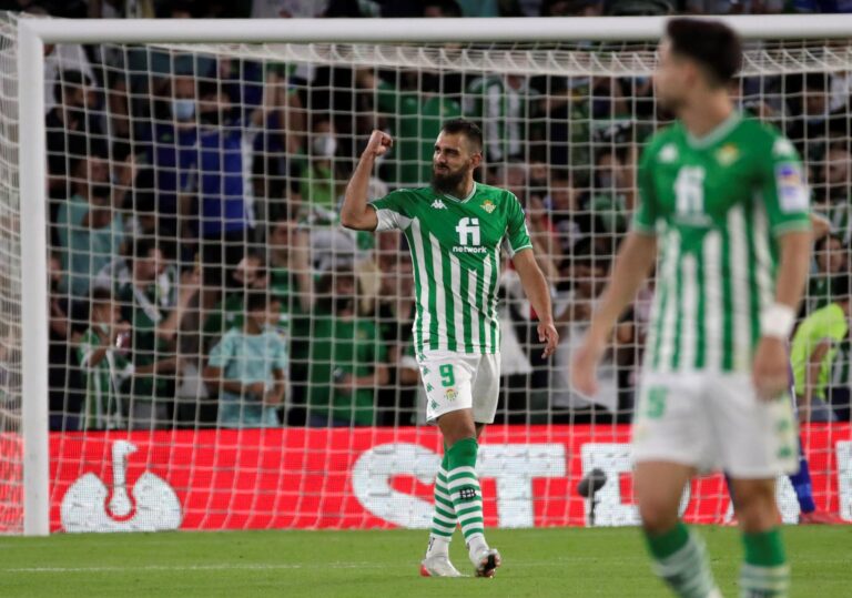 Primer triunfo de la Real Sociedad en la Liga Europa y empate del Betis