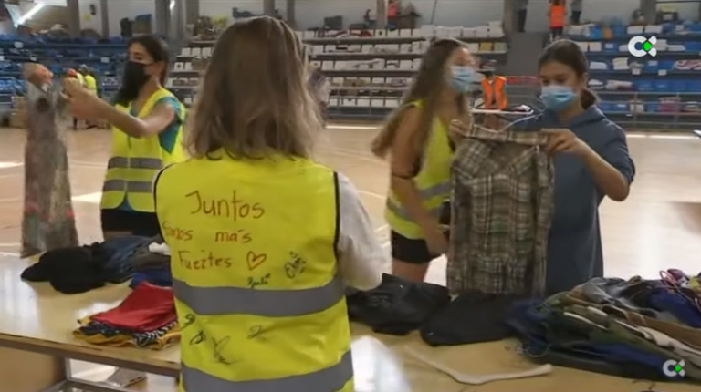 Los jóvenes, pieza fundamental de los voluntarios en La Palma