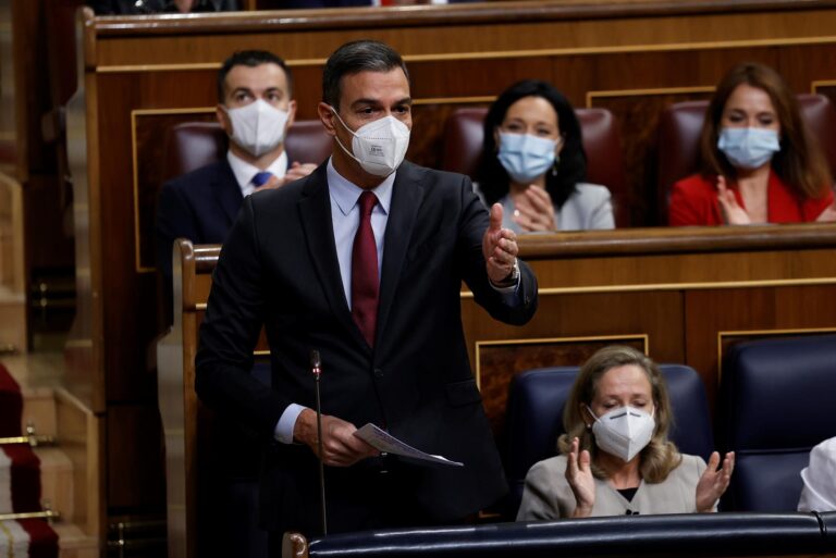 Sánchez asegura que las familias podrán celebrar la Navidad pese a la sexta ola