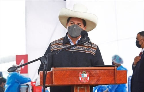 Renuncia el primer ministro peruano, Guido Bellido
