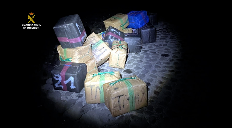 Interceptada una embarcación con 1.600 kilos de hachís en el litoral de Gran Canaria