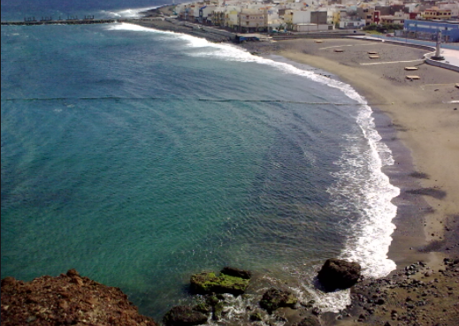 Fallece un bañista rescatado del agua junto a una mujer en Fuerteventura