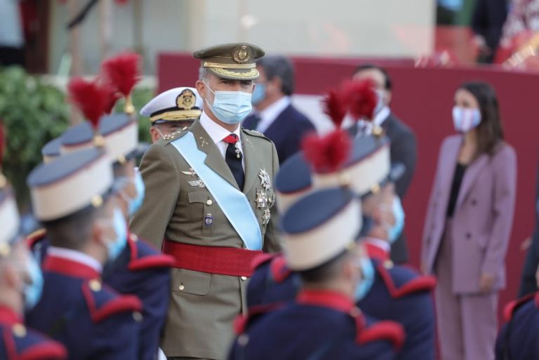 Aplausos al rey y pitadas a Sánchez en el inicio del desfile del 12 octubre